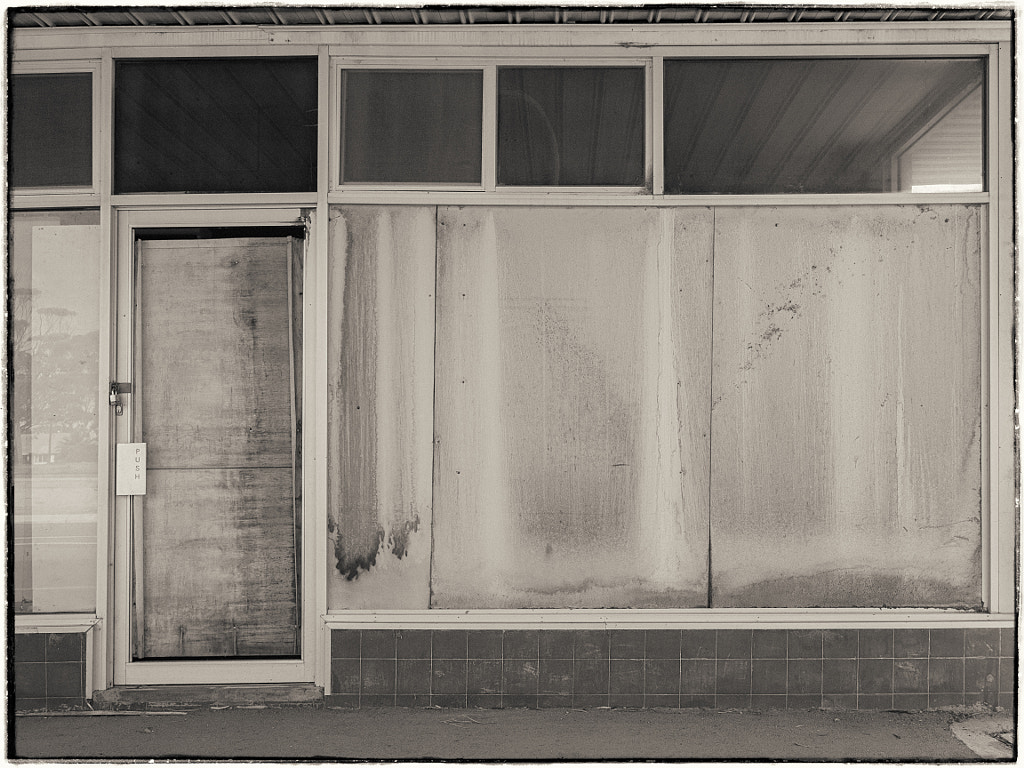 Closed by Paul Amyes on 500px.com