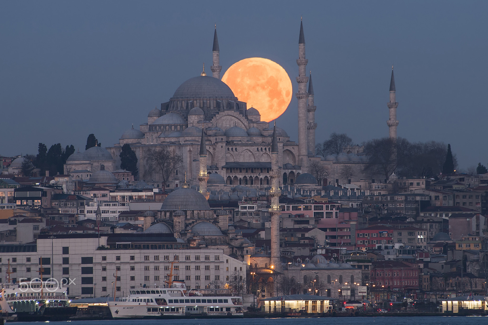 Moonset over Suleymaniye