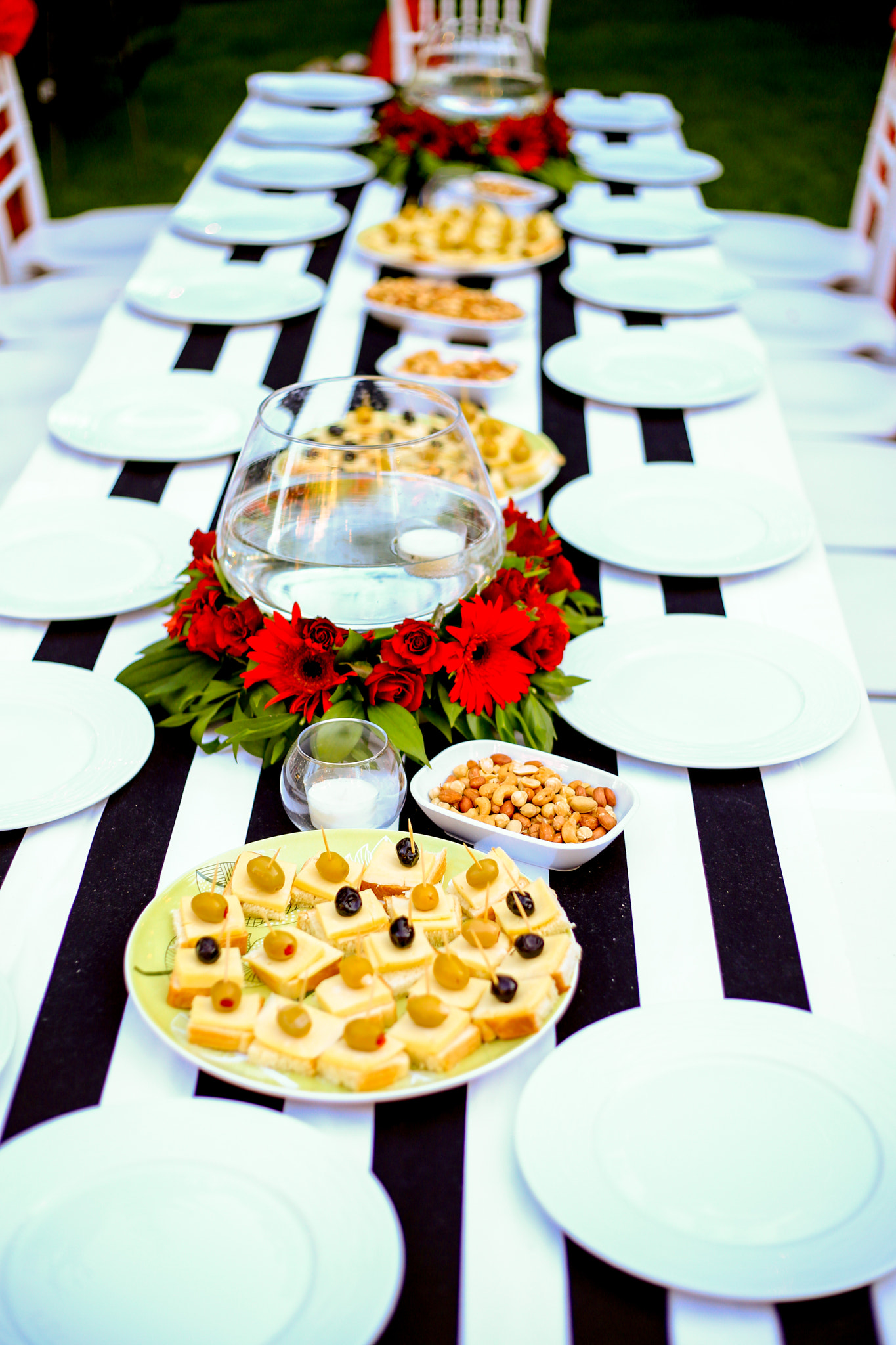 garden wedding celebration table