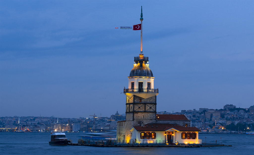 Legend of love in a city by Mehmet Çoban on 500px.com