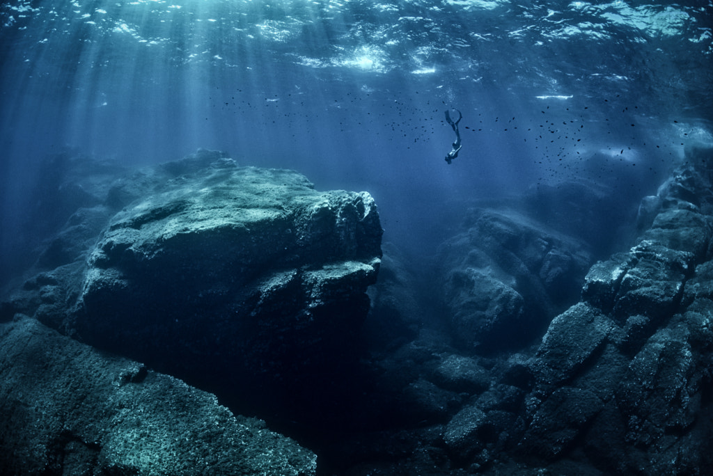 Apnea in blue water by Eric Volto on 500px.com