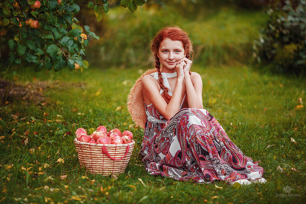 Девушка с яблоками by Lyubov Mahinya on 500px.com