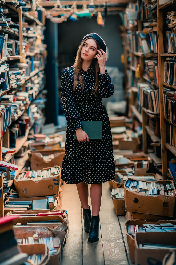 In a library by Olga Boyko / 500px