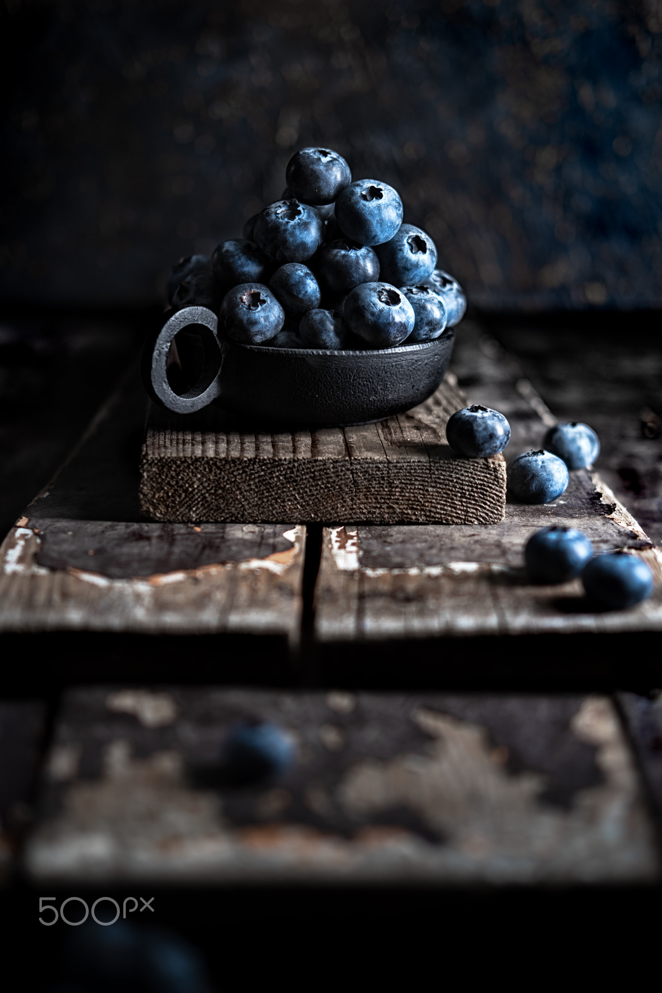 Bowl of blueberries