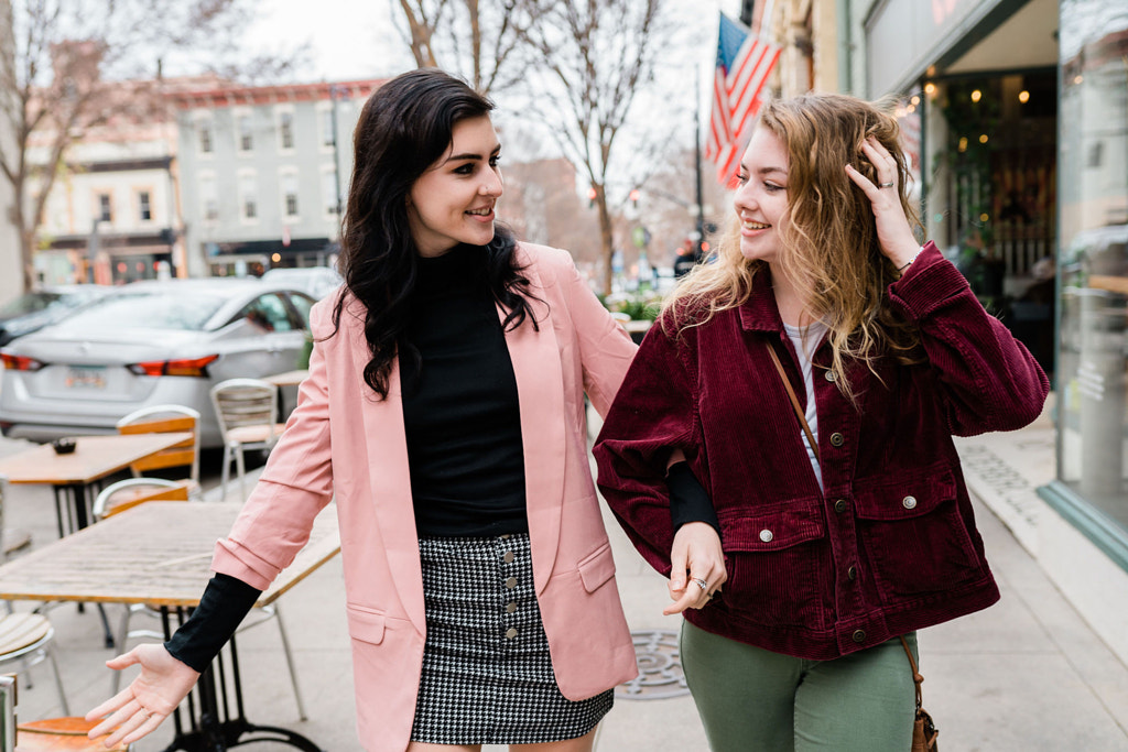 Two women walking in central urban location by Jason Hampden on 500px.com