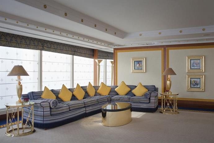 v2?sig=cf111c98e438dc674f702bc499c5a2fc9af67bde9567d925a2666cbe130809fb