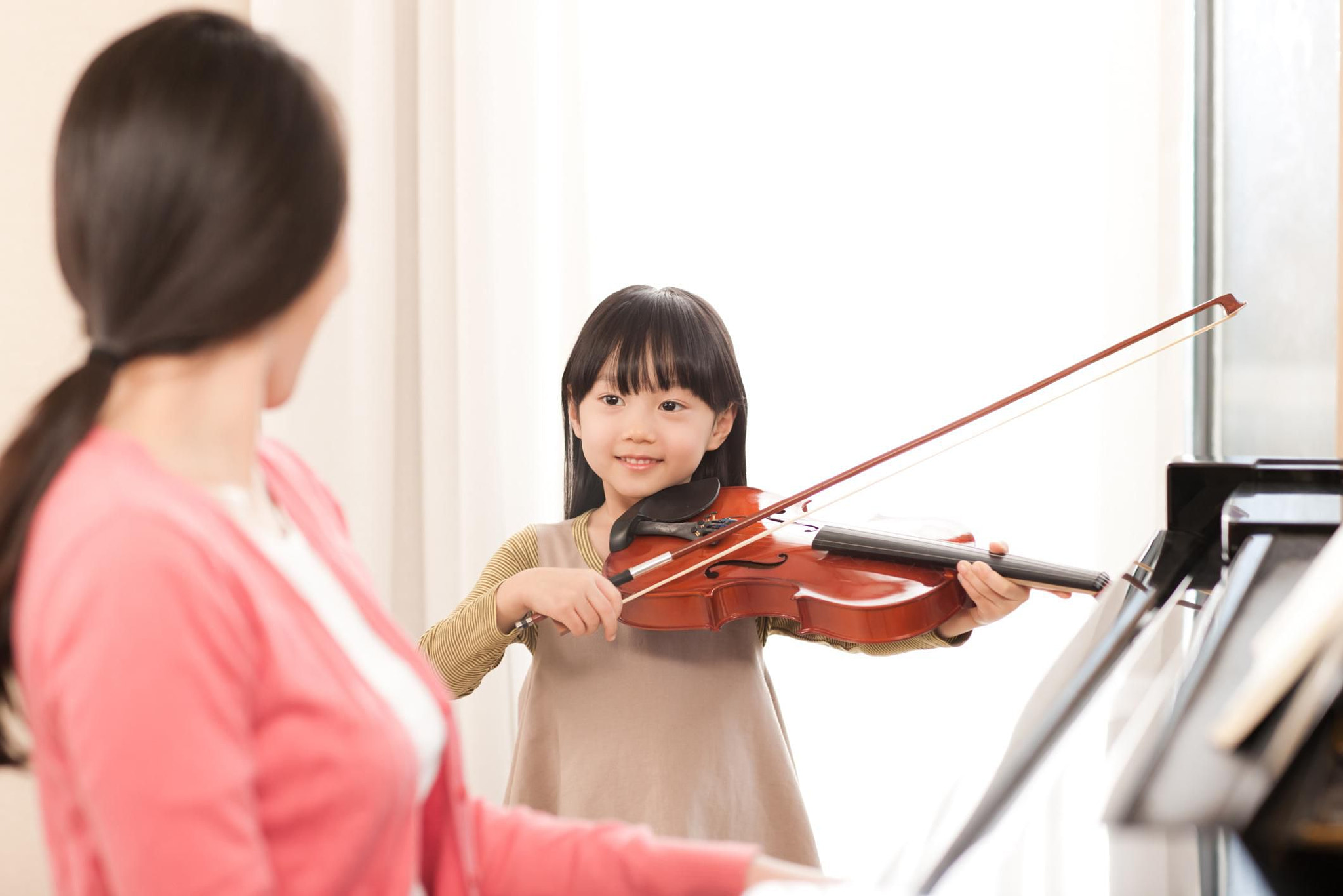 Violin teacher in Singapore