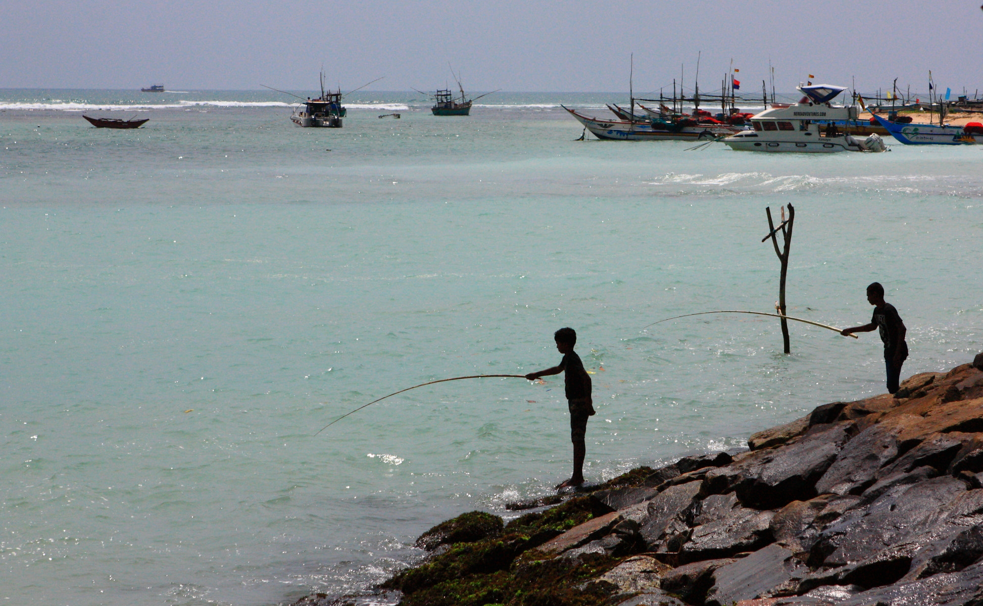 Canon EOS 450D (EOS Rebel XSi / EOS Kiss X2) + Canon EF 24-70mm F2.8L USM sample photo. Fishing boys photography