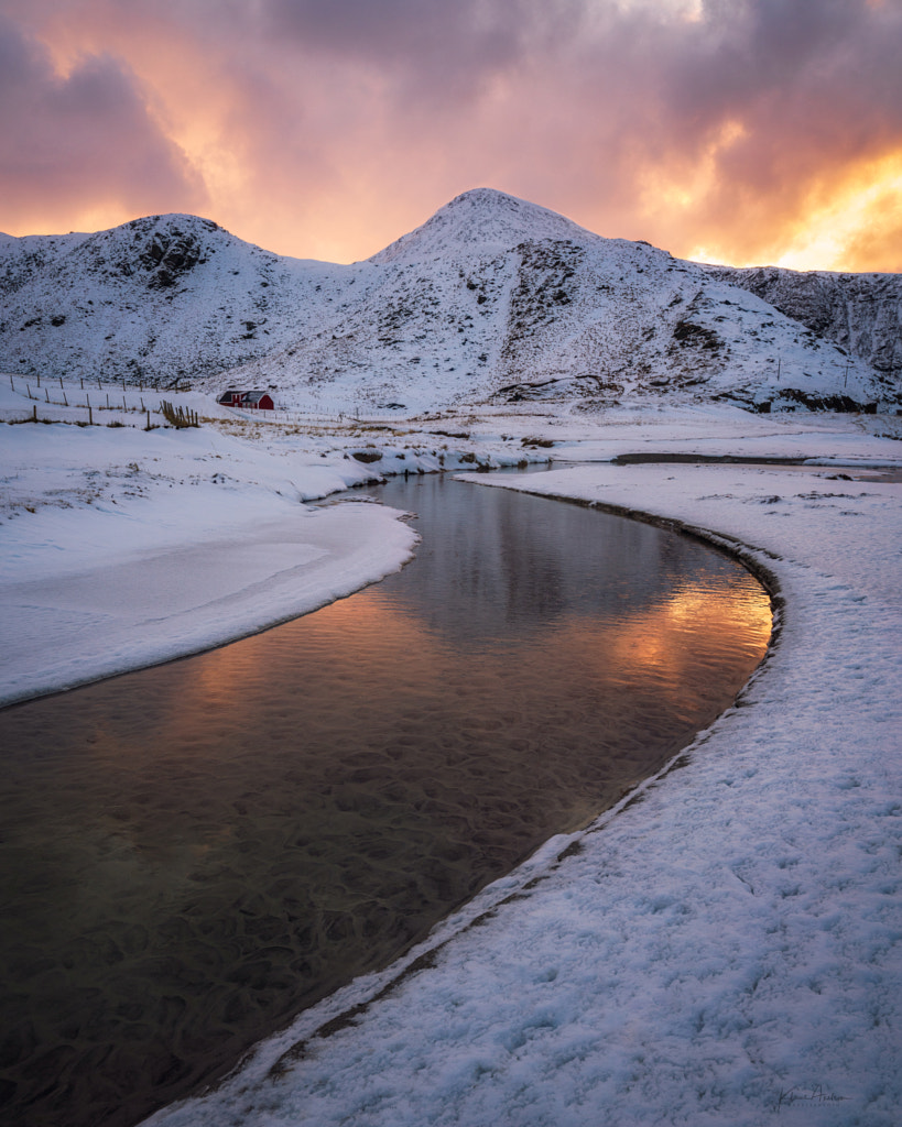 Curves at Haukland beach by Klaus Axelsen on 500px.com