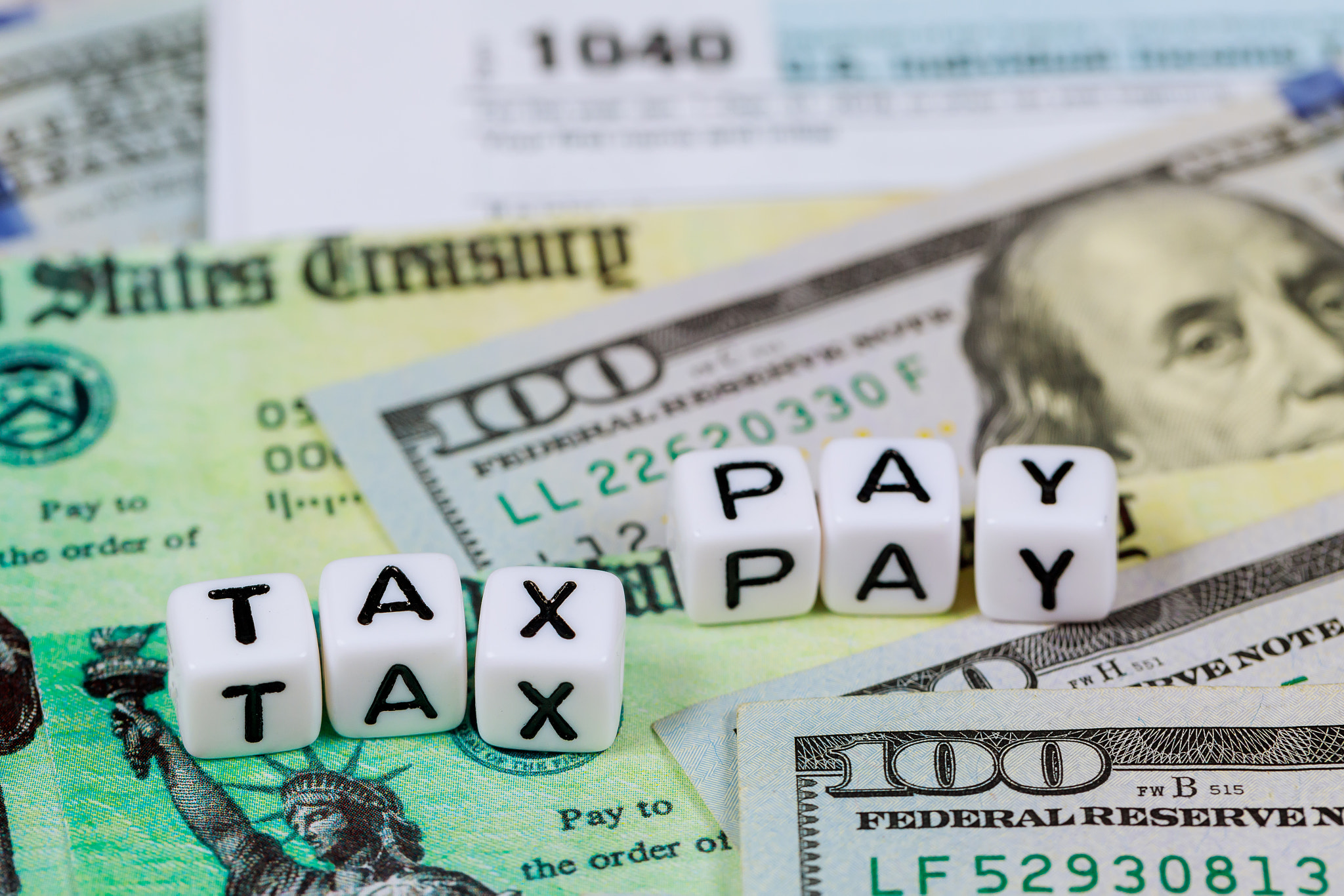 Economic stimul tax return check and 1040 form individual income tax