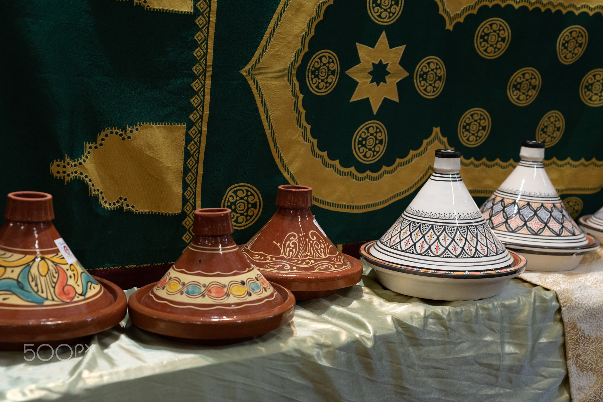 Traditional Berber Tajine pots 750470