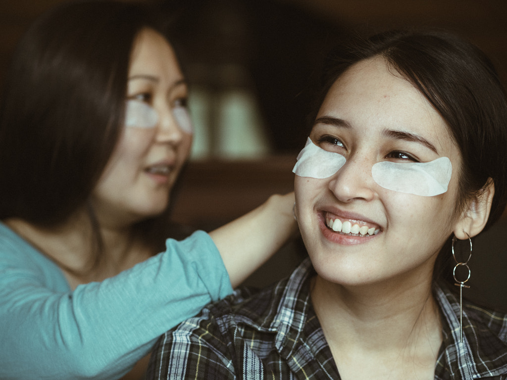 mother & daughter using eye patches, spa day, Russia, Dina Agafonova by Aks Huckleberry on 500px.com