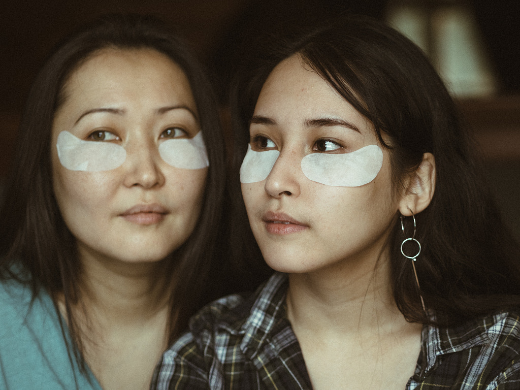 mother & daughter using eye patches, spa day, Russia, Dina Agafonova by Aks Huckleberry on 500px.com