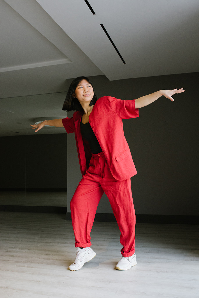 Confident young woman dancing, Claire W by PAM LAU on 500px.com