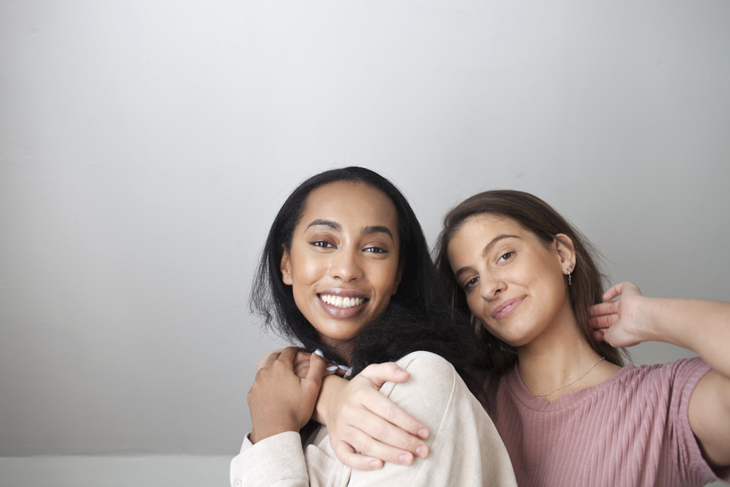 Two young women hanging in the bedroom, Bridie and Hosanna by Samantha Pierre on 500px.com