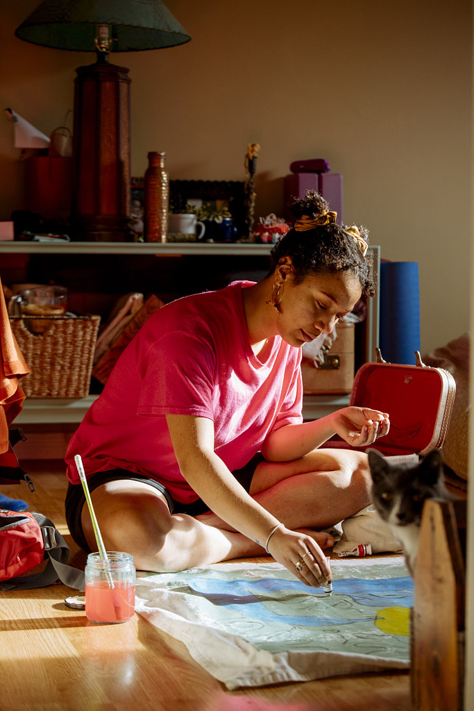 Young woman working on her painting, Rhythm Hunter by Hagar Wirba on 500px.com