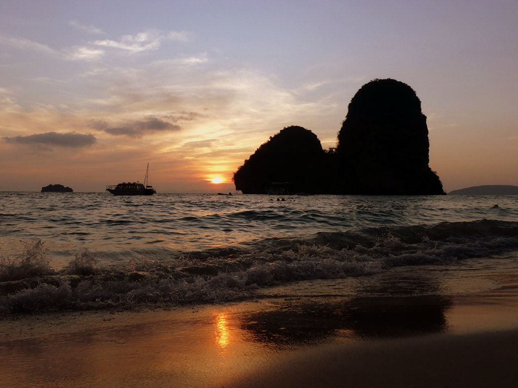 Railay at dawn by Yves LE LAYO on 500px.com