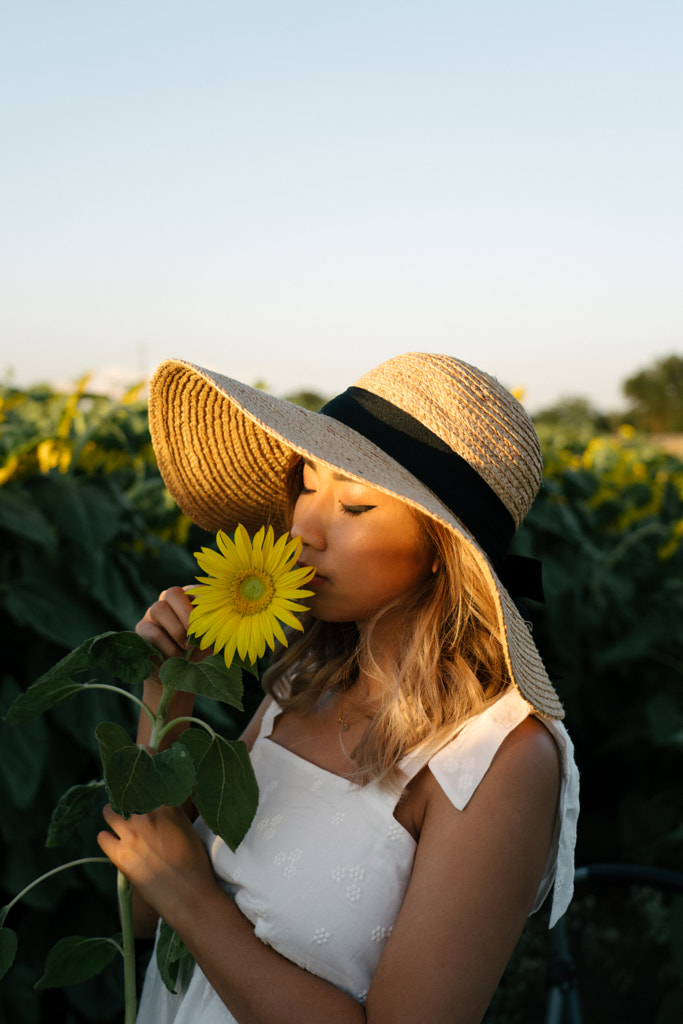 Ivy in Sunflower Fields by Felipe Alves on 500px.com