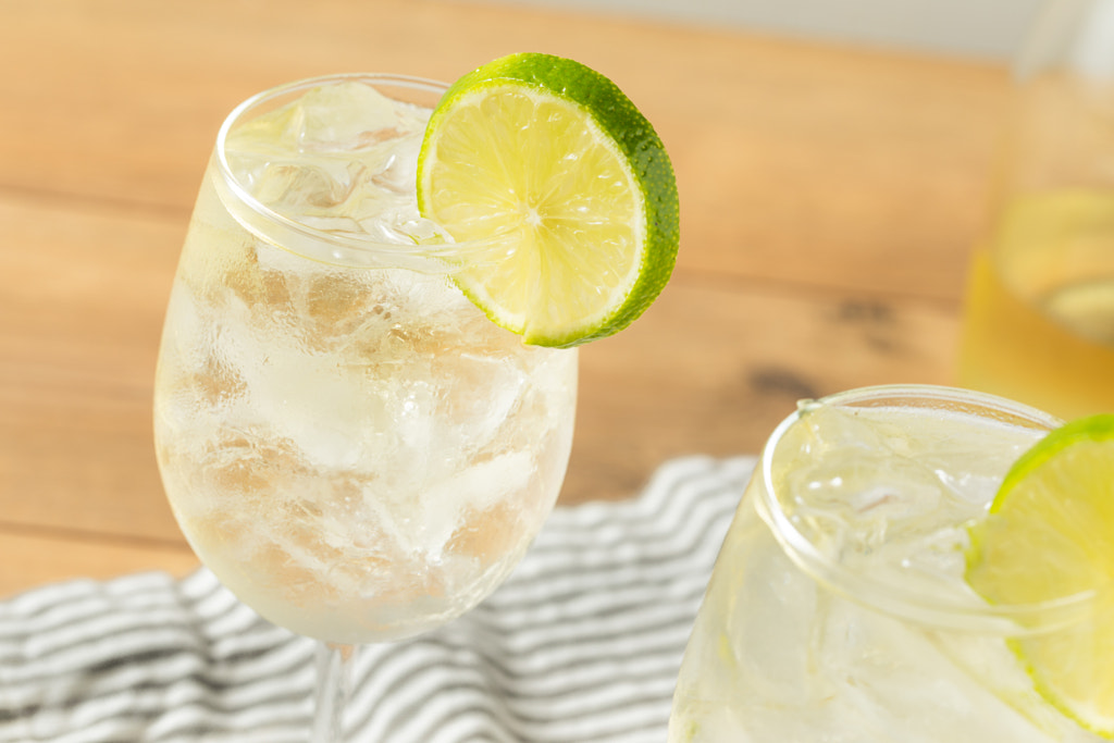 Alcohlic Refreshing Wine Spritzer by Brent Hofacker on 500px.com