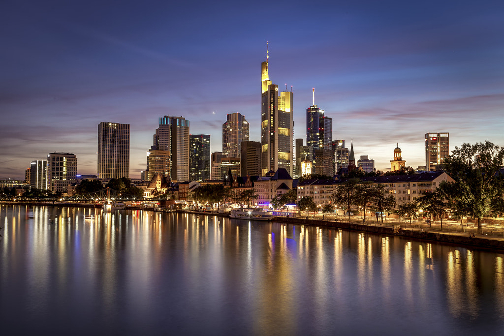 Frankfurt at night by Ana Sousa Simões on 500px.com