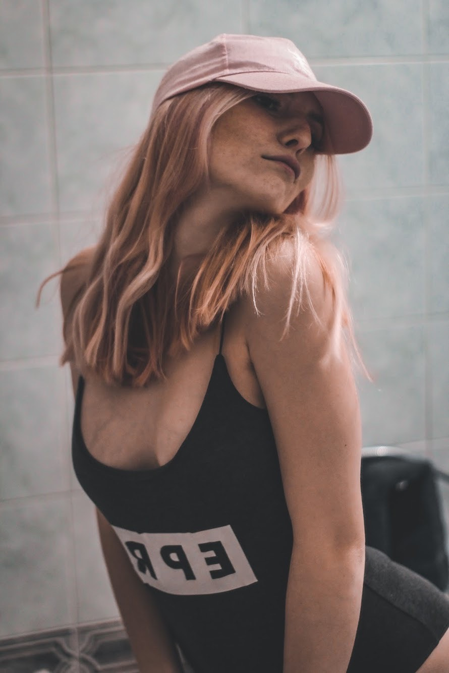 MOVE PHOTO