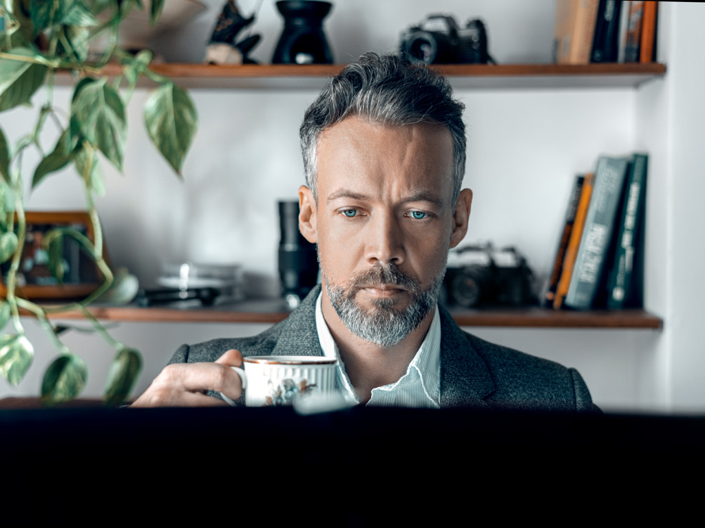 Home office  by Bart?omiej Kopczy?ski on 500px.com