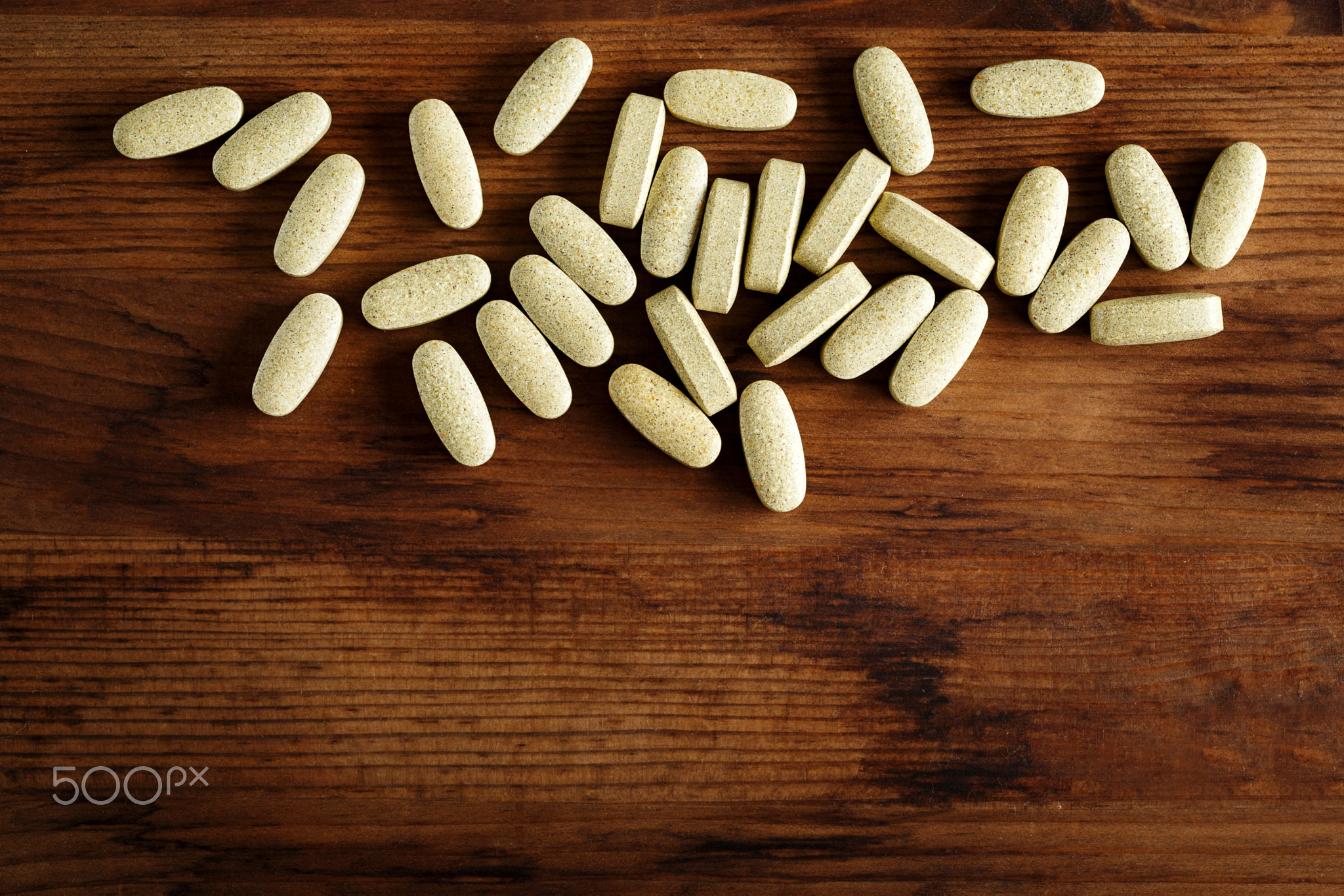 Organic dietary treatment, vitamin capsules