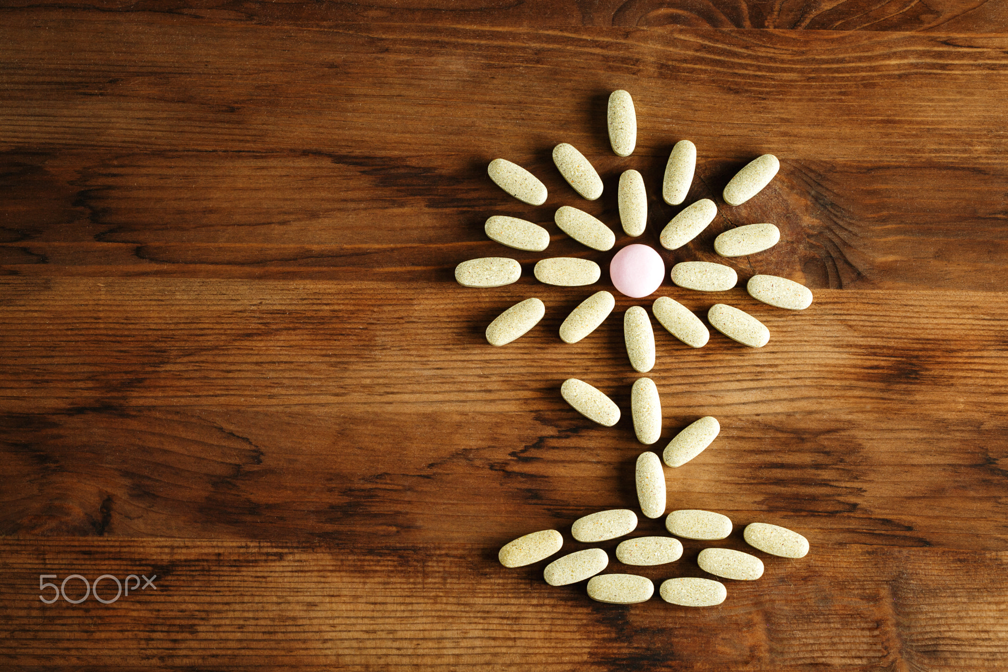 Organic dietary treatment, vitamin capsules