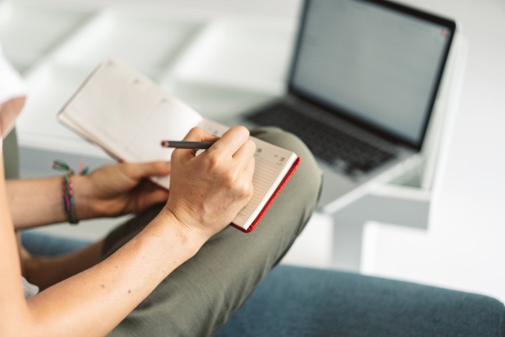 Woman working from home by Oleksandr Boiko on 500px.com