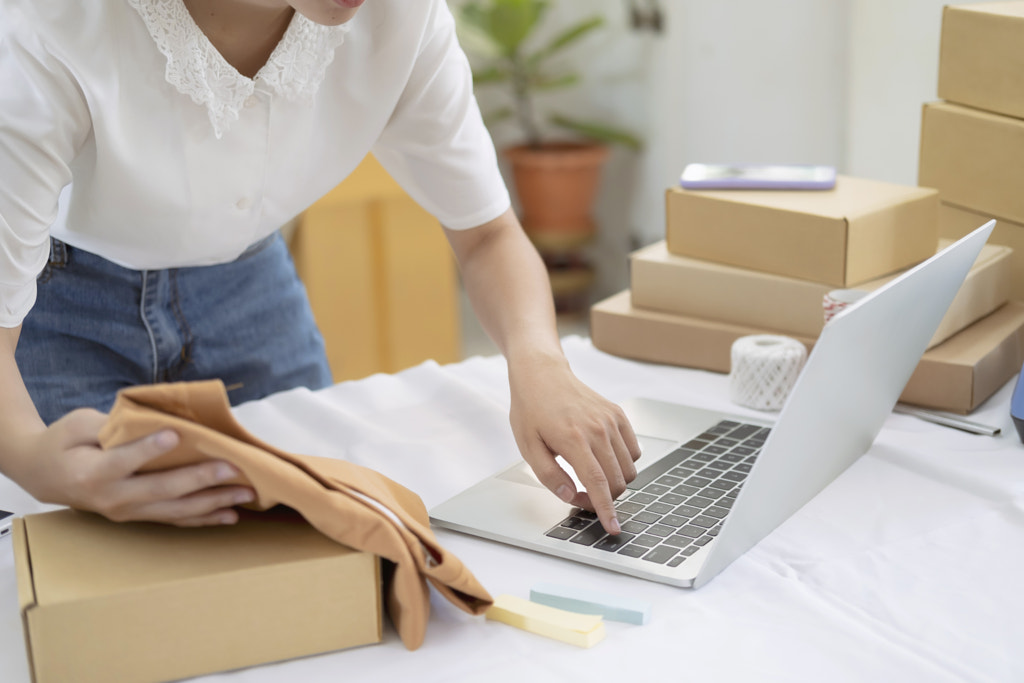 Checking product for prepare parcel box deliver to customer by sirinarth mekvorawuth on 500px.com