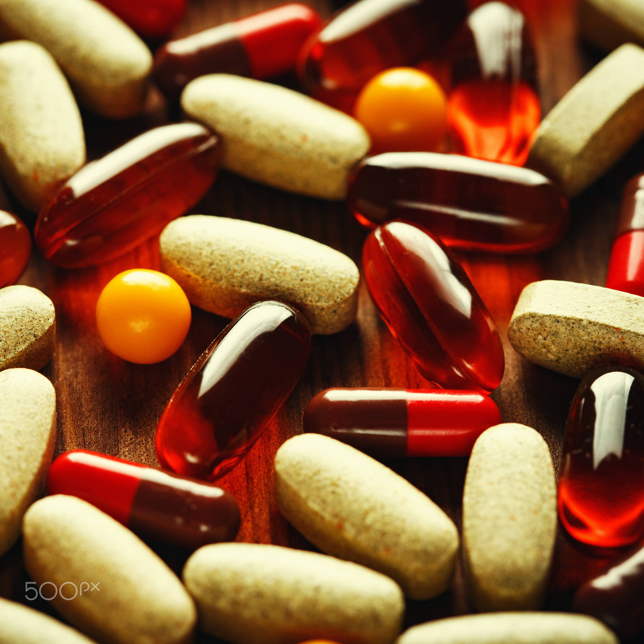 Organic dietary treatment, vitamin capsules