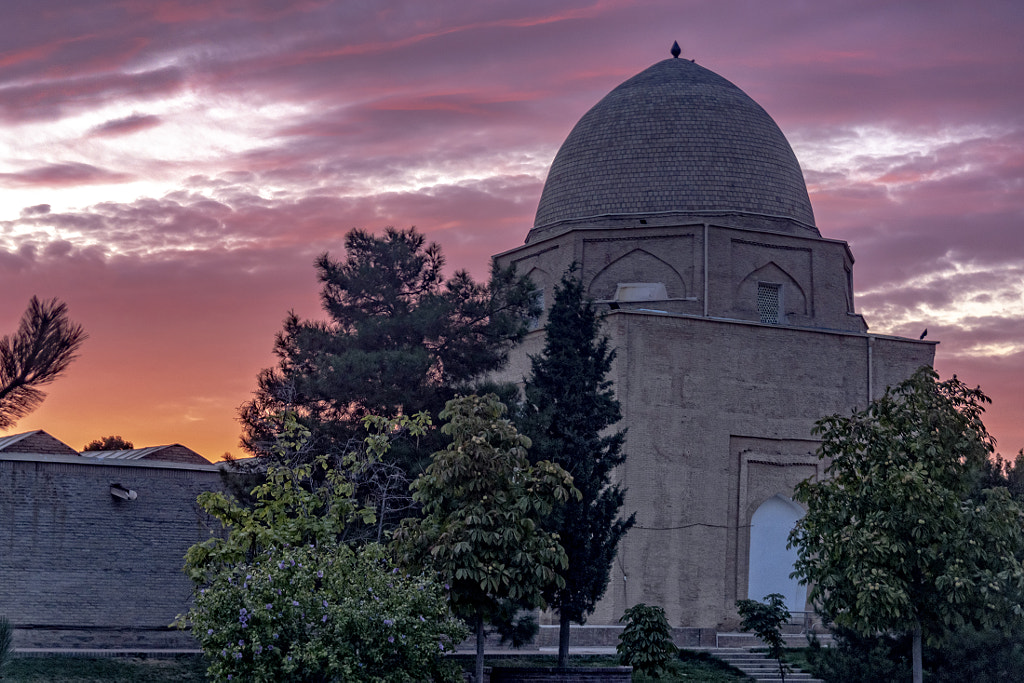 Rukhobod Mausoleum by Wim van de Meerendonk on 500px.com