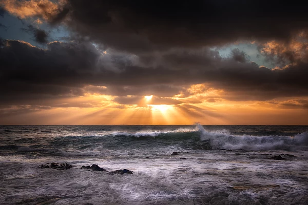 Mare mosso by Giorgio Raspa