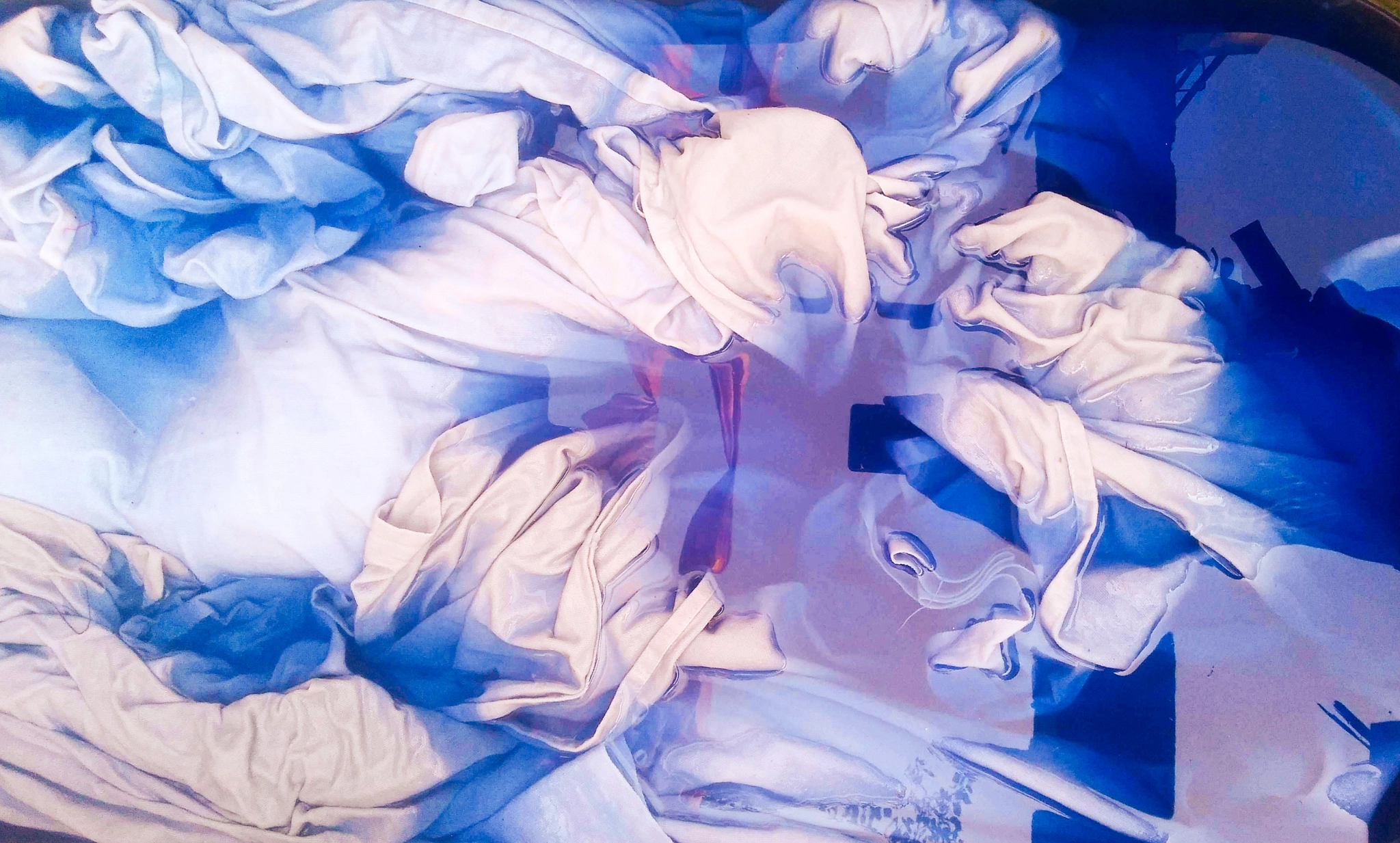 Washing clothes of angels
