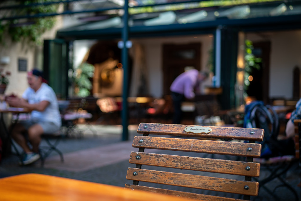 Chair in a cafe in Rüdesheim by Pierre Aden on 500px.com