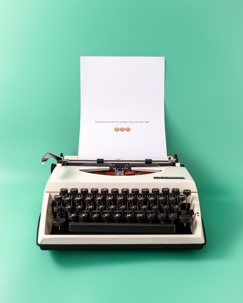 Emoji Typewriter by Priscilla Ong on 500px.com