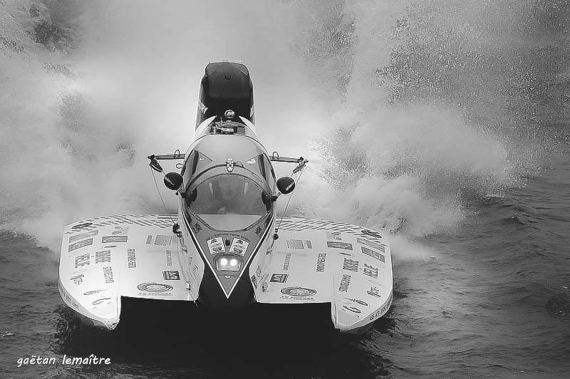 *Speed Boat