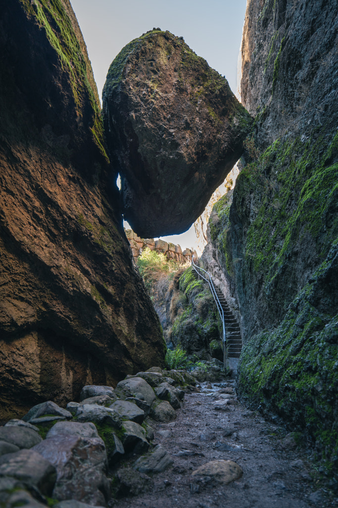 Narrow staircase leading under a large boulder wedged in between by James Lee on 500px.com