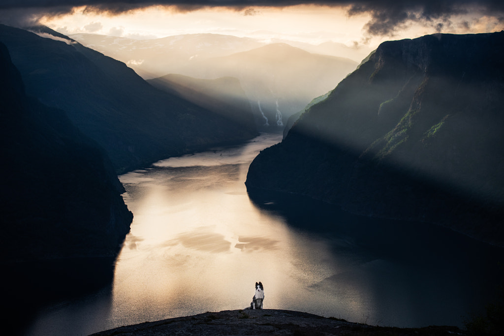 On the edge of the world by Iza ?yso? on 500px.com