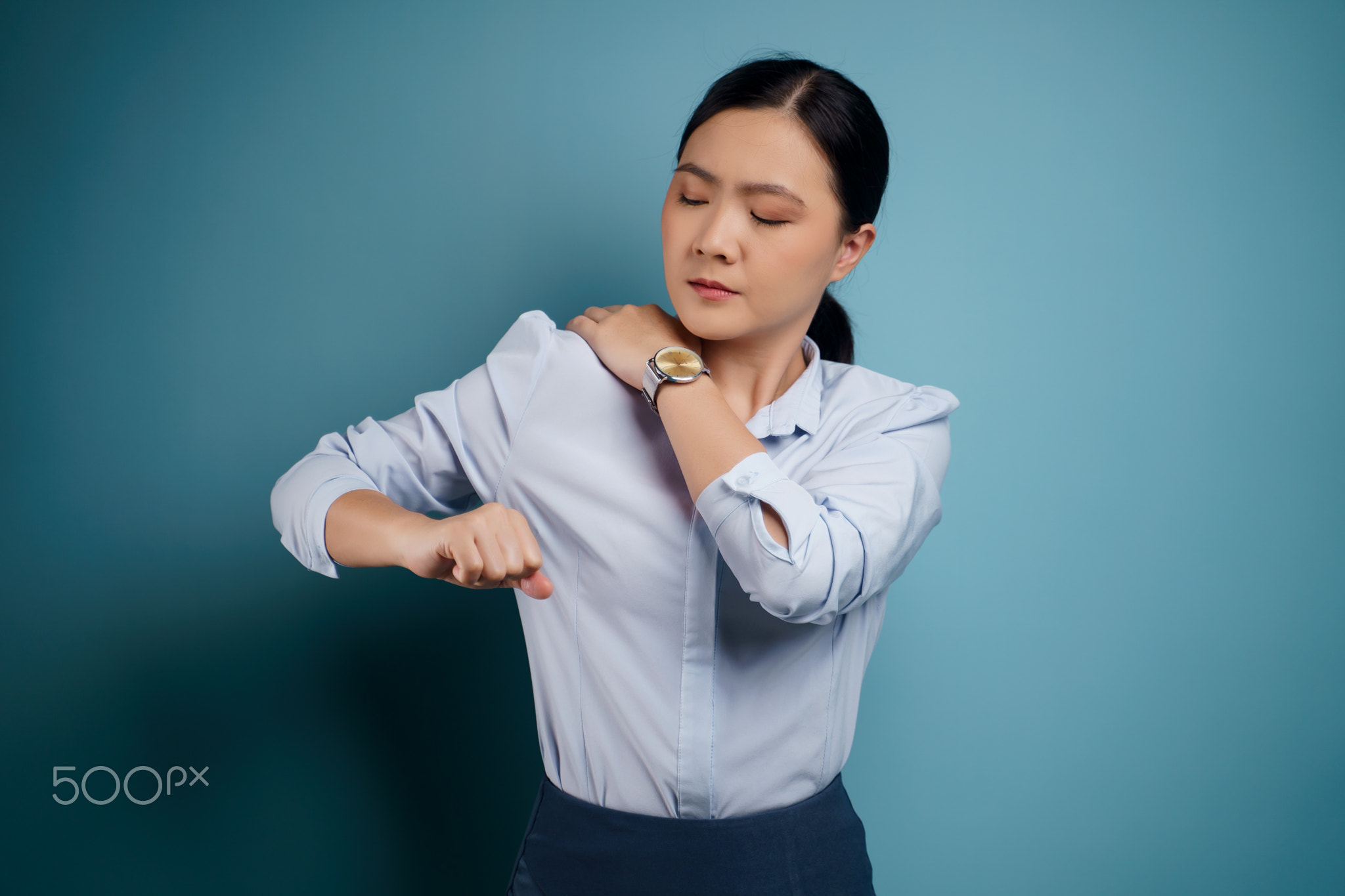 Asian woman was sick with body pain.