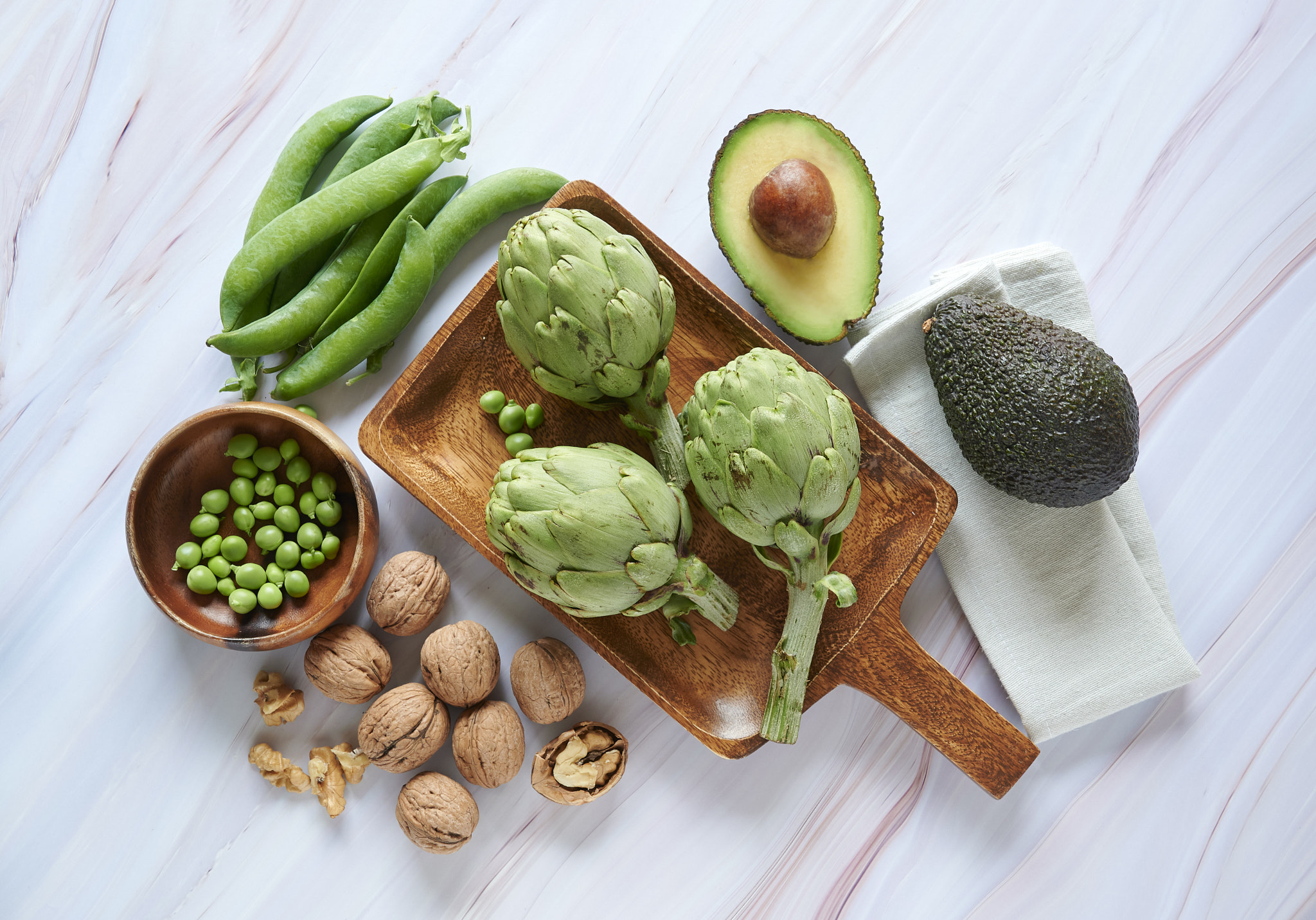 Artichoke, avocado, walnuts and green beans