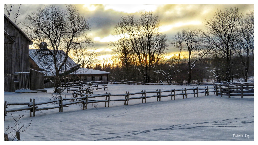 Coucher de soleil rural by Madeleine Roy on 500px.com