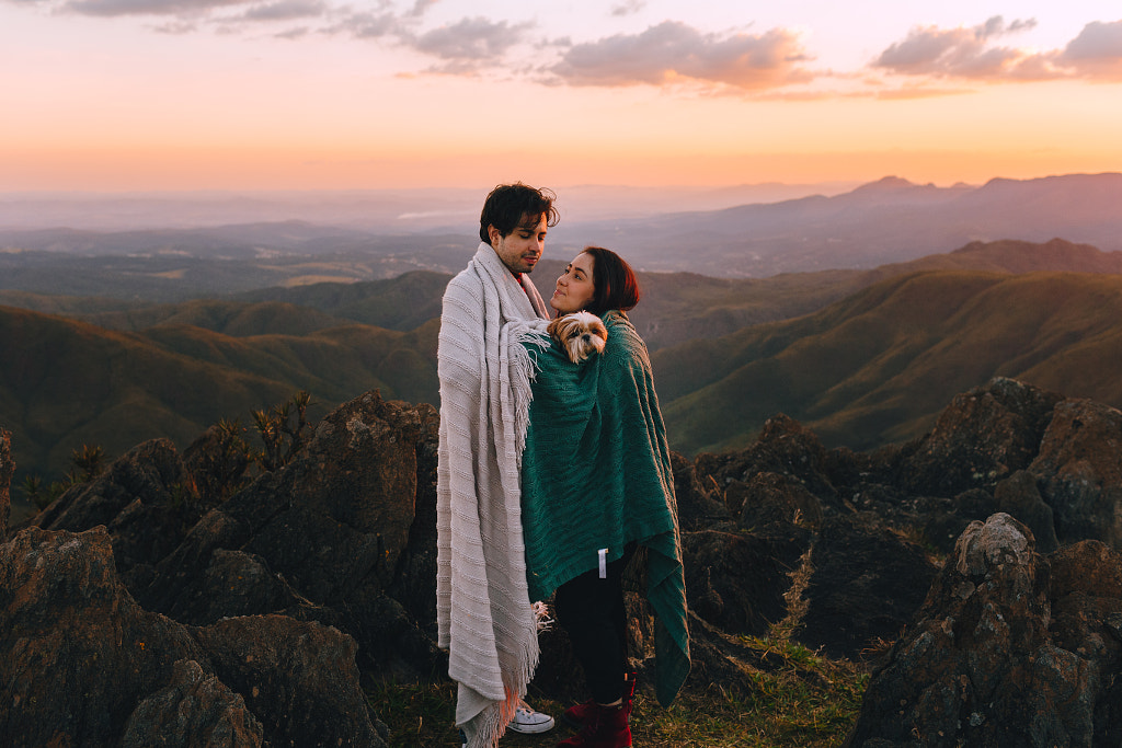 Couple with dog by Helena Lopes on 500px.com