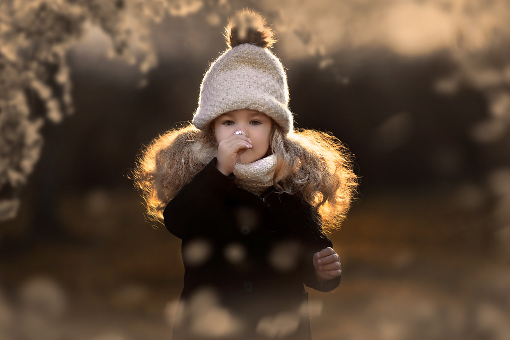 She and her pretty golden hair  by Vanessa Casado on 500px.com