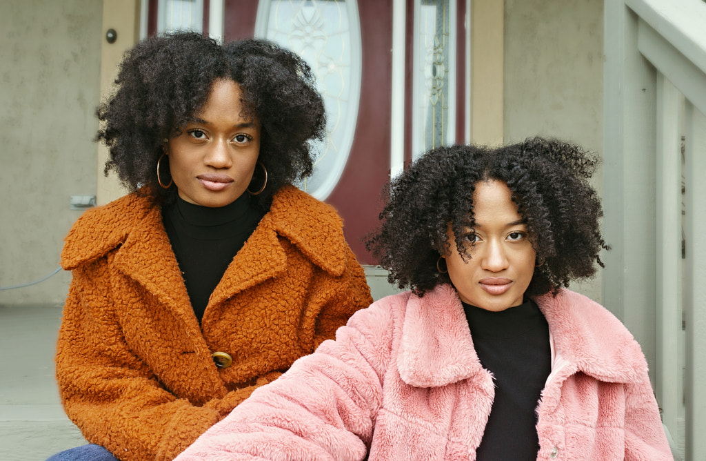 Two Sisters Spending Time Together by Dahyembi Joi on 500px.com