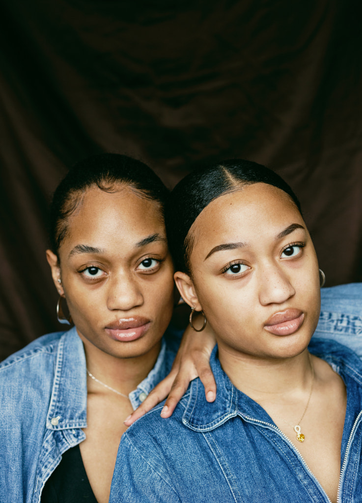 Portrait of Two Young Black Sisters, Kynnah and Dahyembi Neal by Dahyembi Joi on 500px.com
