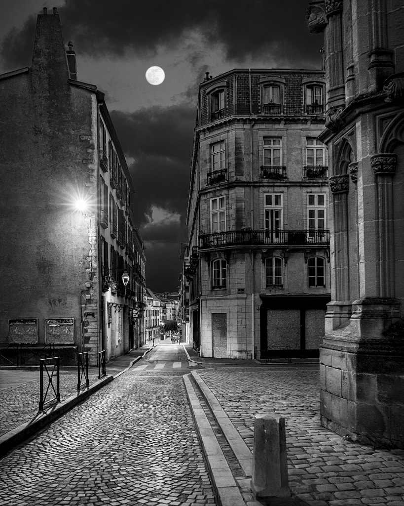 Full moon in the old town by Jose Miguel Sanchez on 500px.com