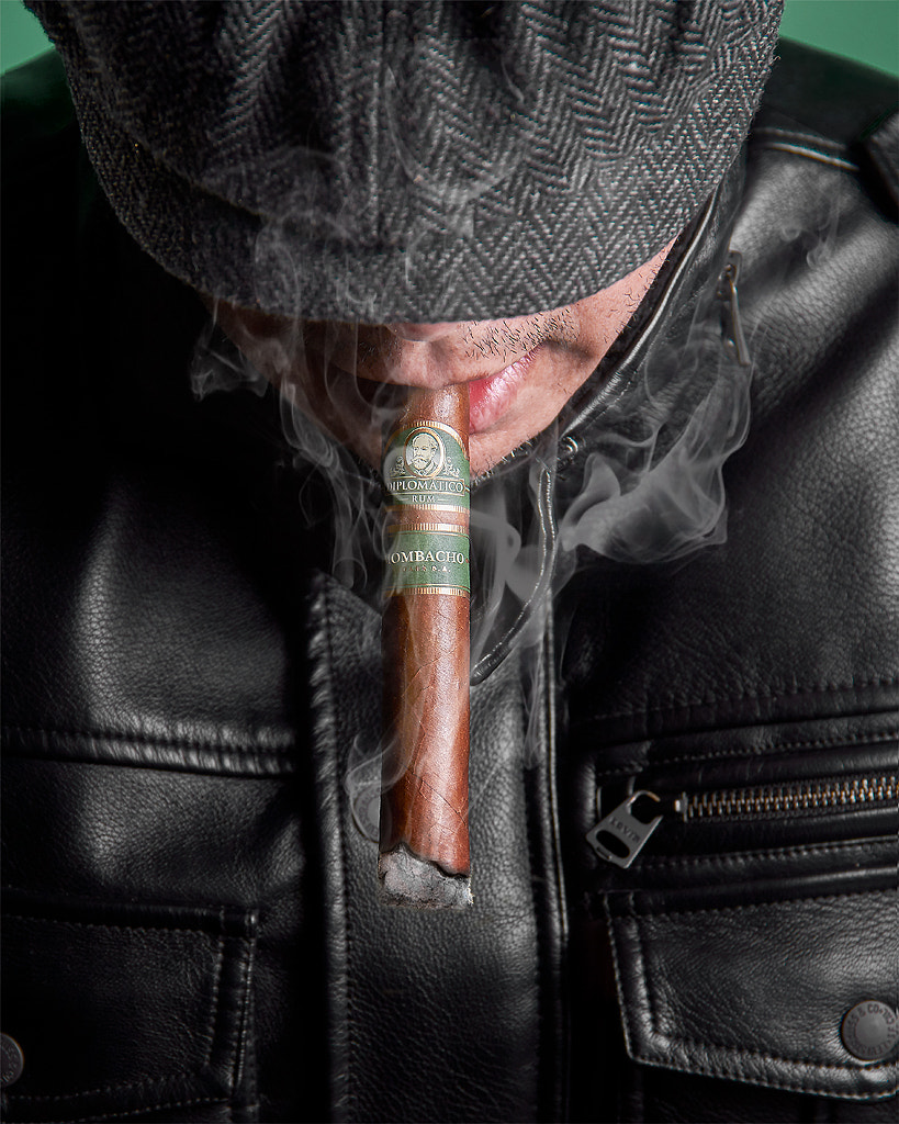 Smoking Cigar by Fabian Pulido Pardo on 500px.com