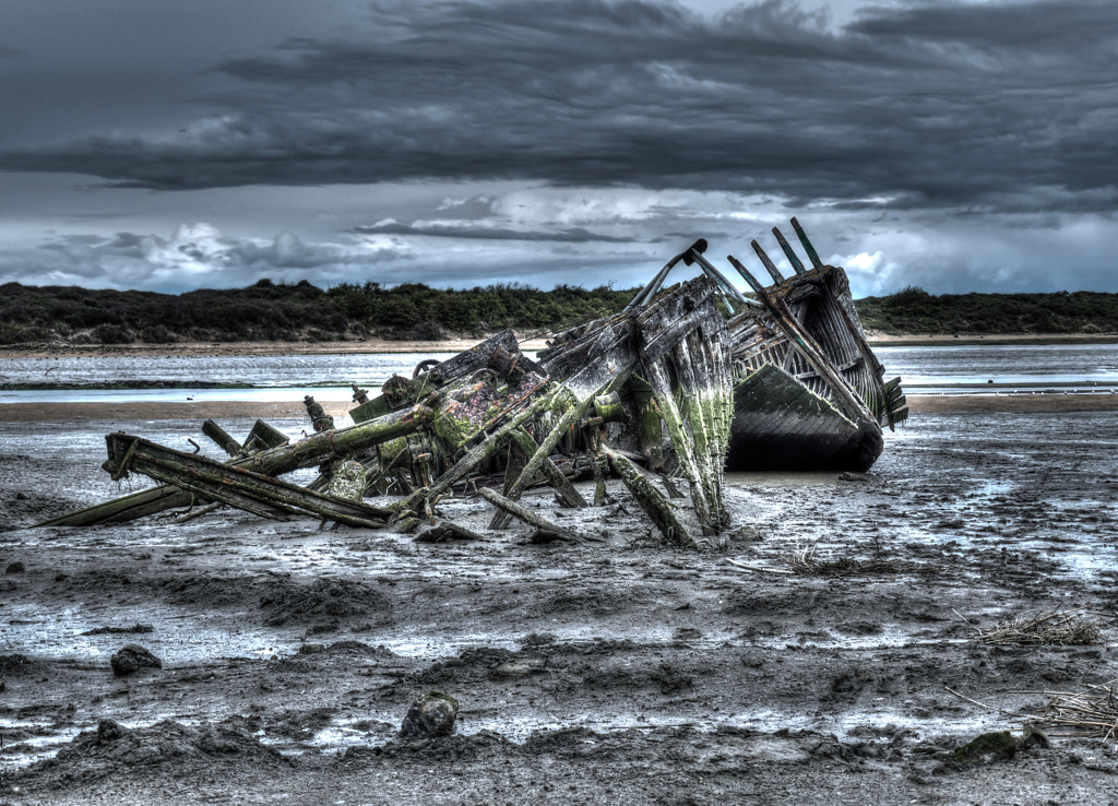Dead boat : HDR dramatic version by Yves LE LAYO on 500px.com