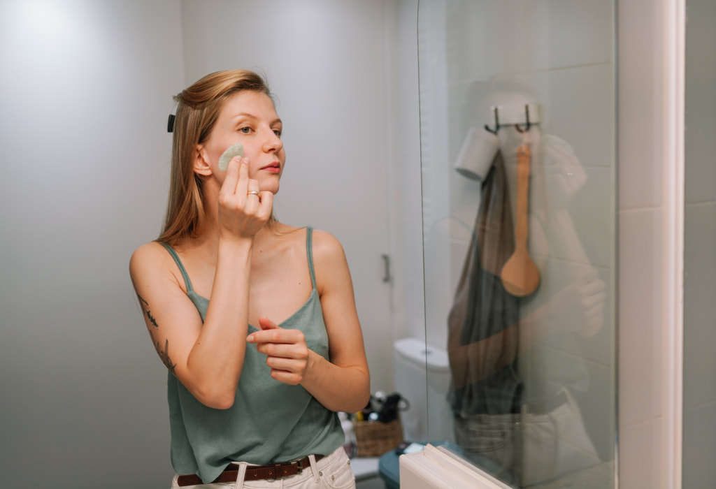 massage stone gua sha, beauty for the skin by All Nea on 500px.com